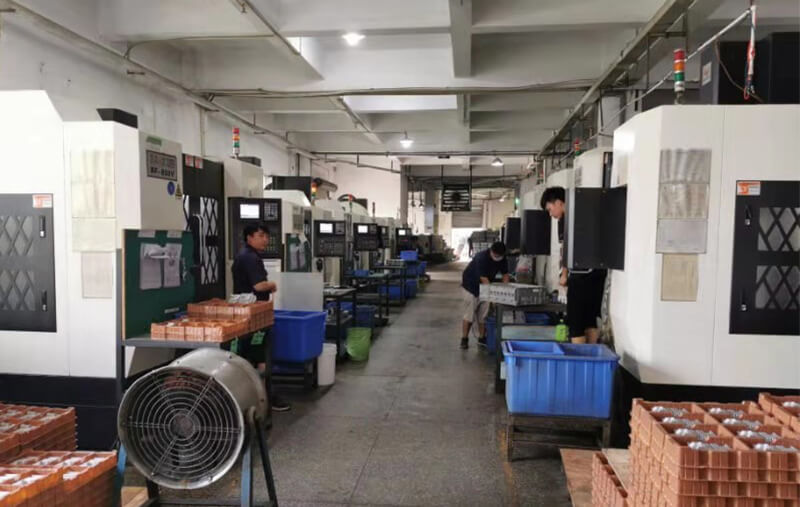 CNC課：CNC加工中心及5軸加工中心共236臺。